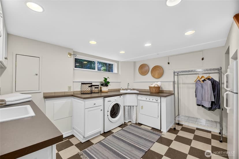 Property photo for 6046 50th Avenue SW, Seattle photo 21