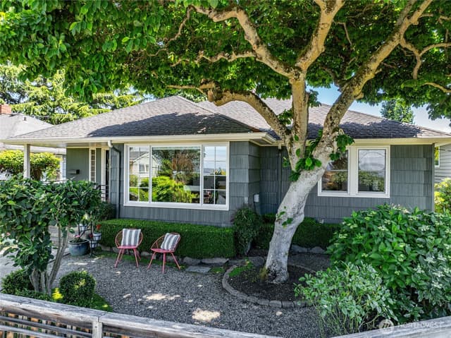 Property photo for 6046 50th Avenue SW, Seattle photo 2