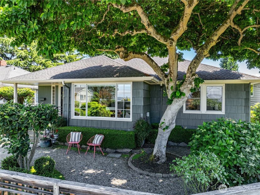 Property photo for 6046 50th Avenue SW, Seattle photo 2