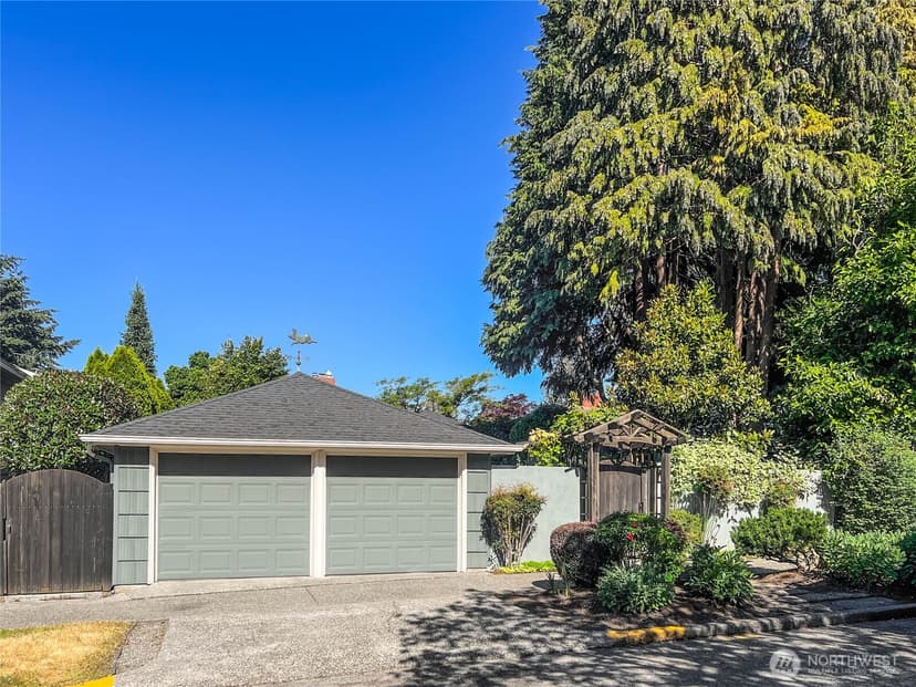 Property photo for 6046 50th Avenue SW, Seattle photo 31