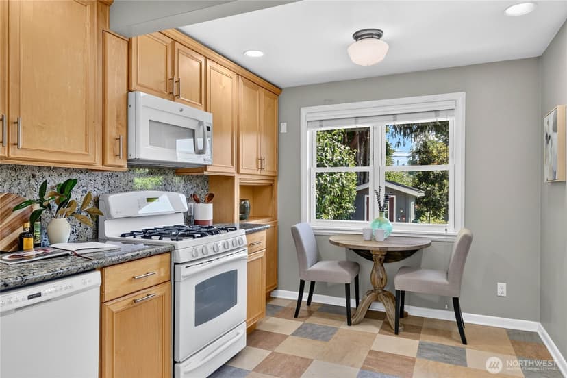Property photo for 6046 50th Avenue SW, Seattle photo 11