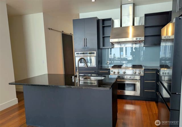 Property photo for 910 Lenora Street #S1502, Seattle photo 3