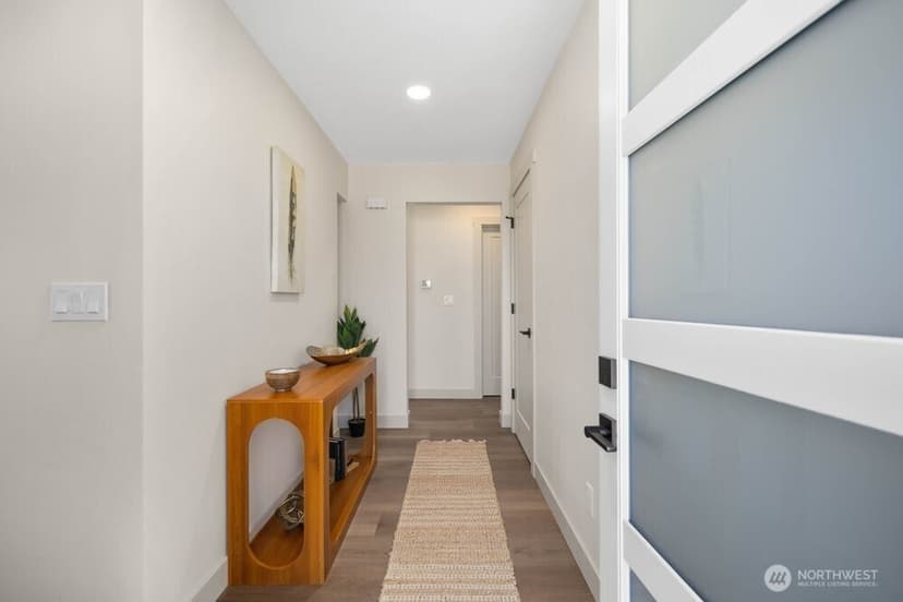 Property photo for 720 E Guiberson Street, Kent photo 4