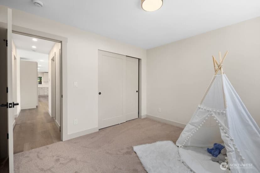 Property photo for 720 E Guiberson Street, Kent photo 23