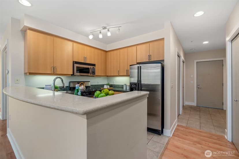 Property photo for 1700 N Northlake Way #105, Seattle photo 11