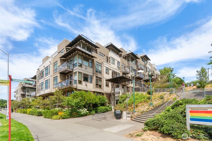 Property photo for 1700 N Northlake Way #105, Seattle photo 4