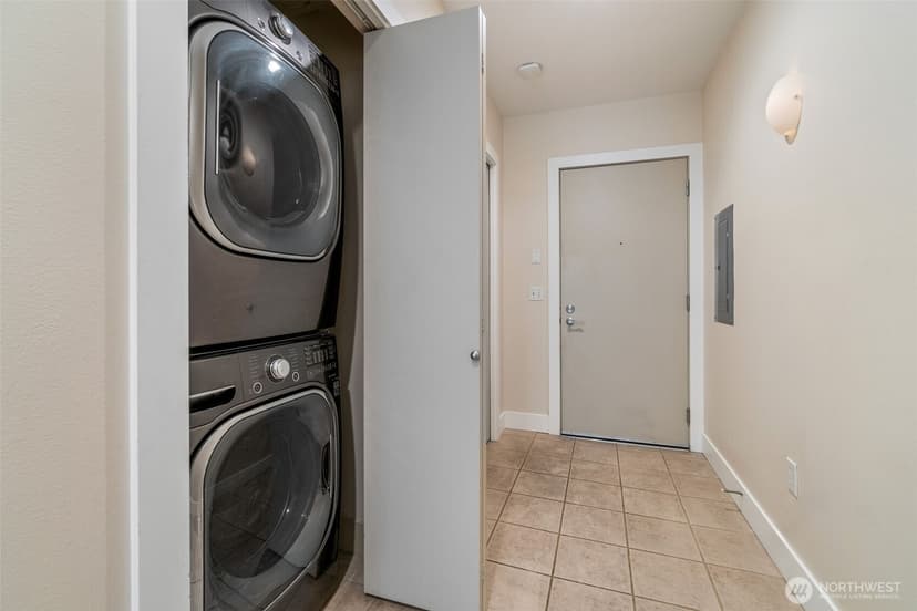 Property photo for 1700 N Northlake Way #105, Seattle photo 12