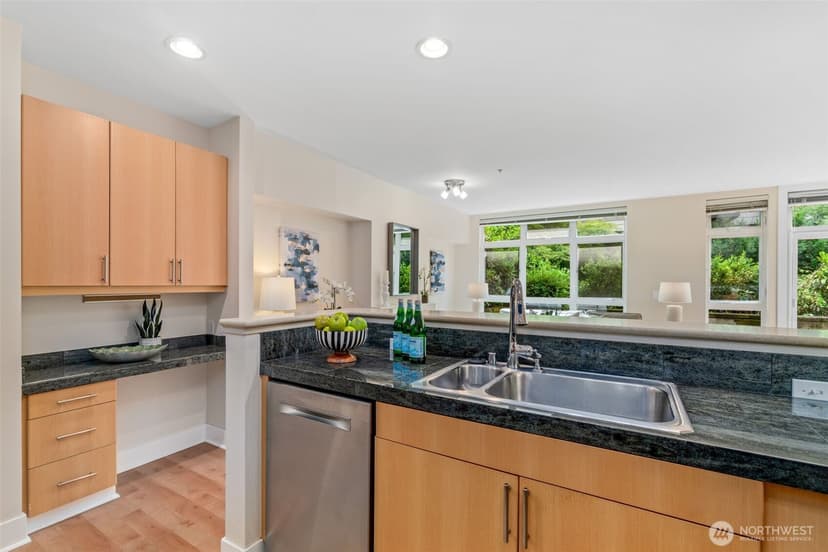 Property photo for 1700 N Northlake Way #105, Seattle photo 9