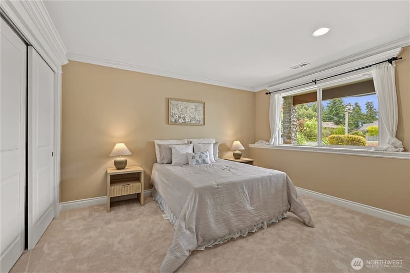 Property photo for 413 174th Place NE, Bellevue photo 32