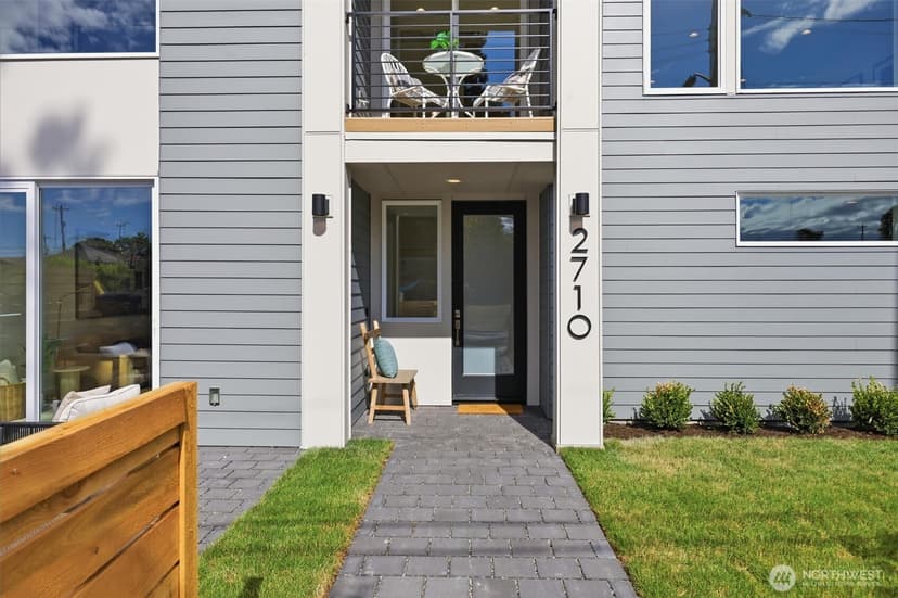 Property photo for 2710 58th Avenue SW, Seattle photo 3