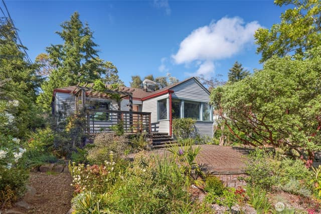 Property photo for 4010 SW 106th Street, Seattle