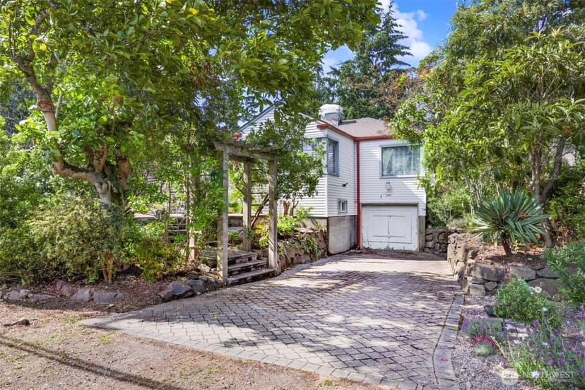 Property photo for 4010 SW 106th Street, Seattle photo 10