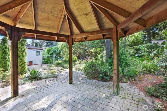 Property photo for 4010 SW 106th Street, Seattle photo 3
