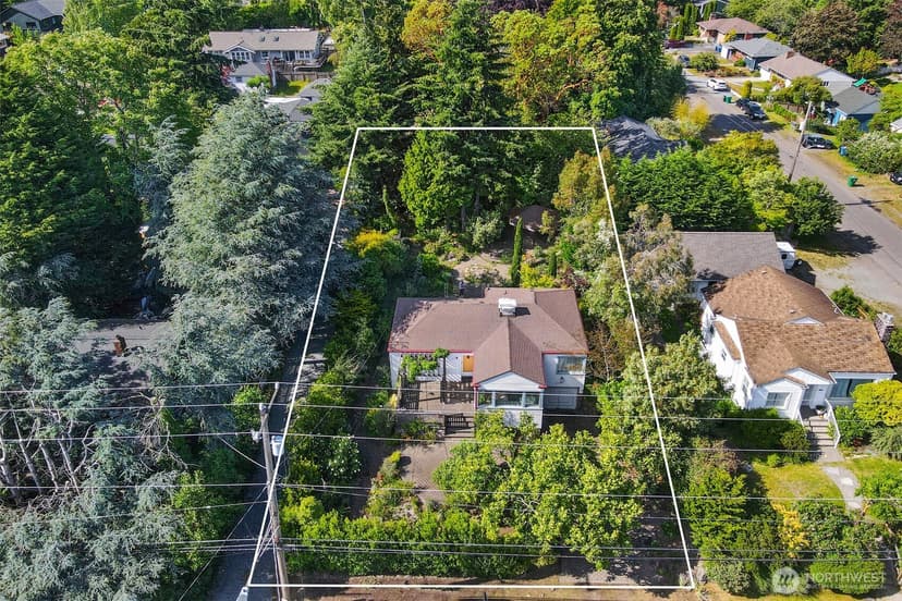 Property photo for 4010 SW 106th Street, Seattle photo 7