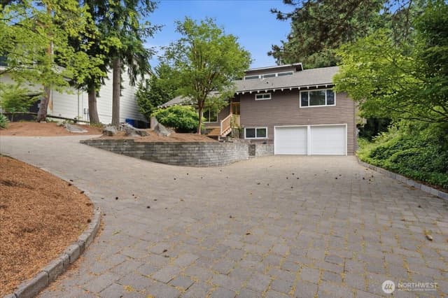 Property photo for 5466 NE 200th Place, Lake Forest Park photo 3