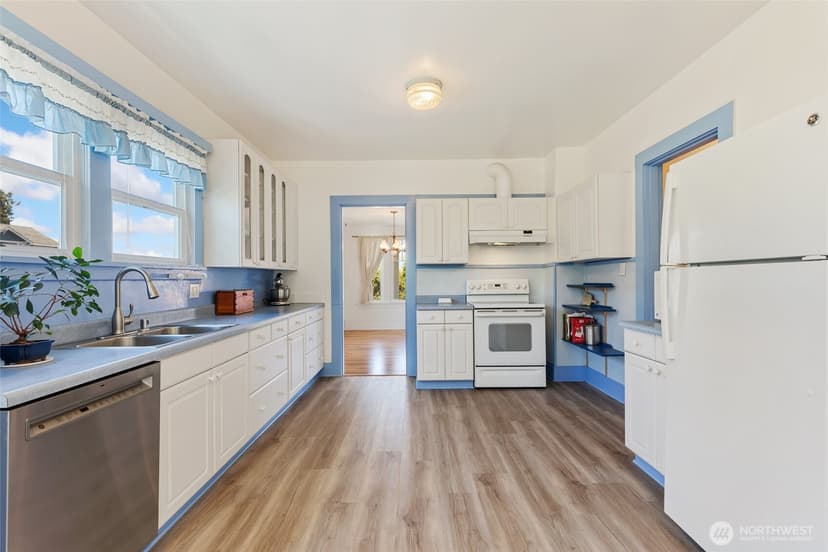 Property photo for 2013 SW Dakota Street, Seattle photo 12