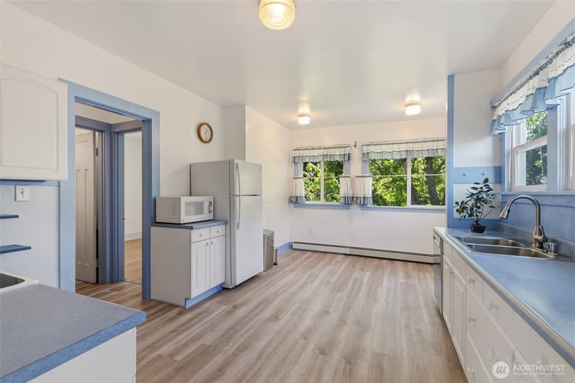 Property photo for 2013 SW Dakota Street, Seattle photo 10