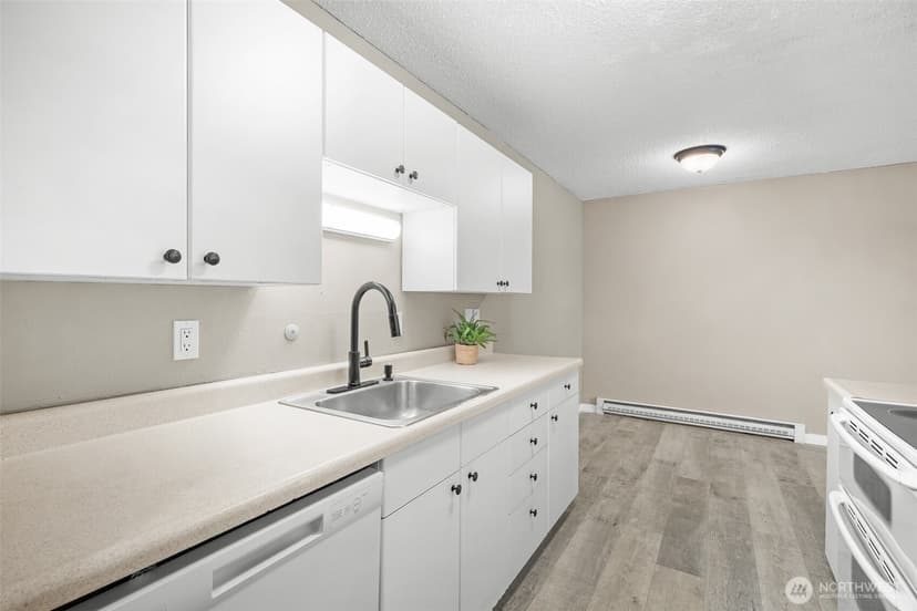 Property photo for 10459 Des Moines Memorial Dr S #303, Seattle photo 4