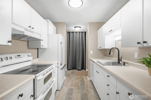 Property photo for 10459 Des Moines Memorial Dr S #303, Seattle photo 3