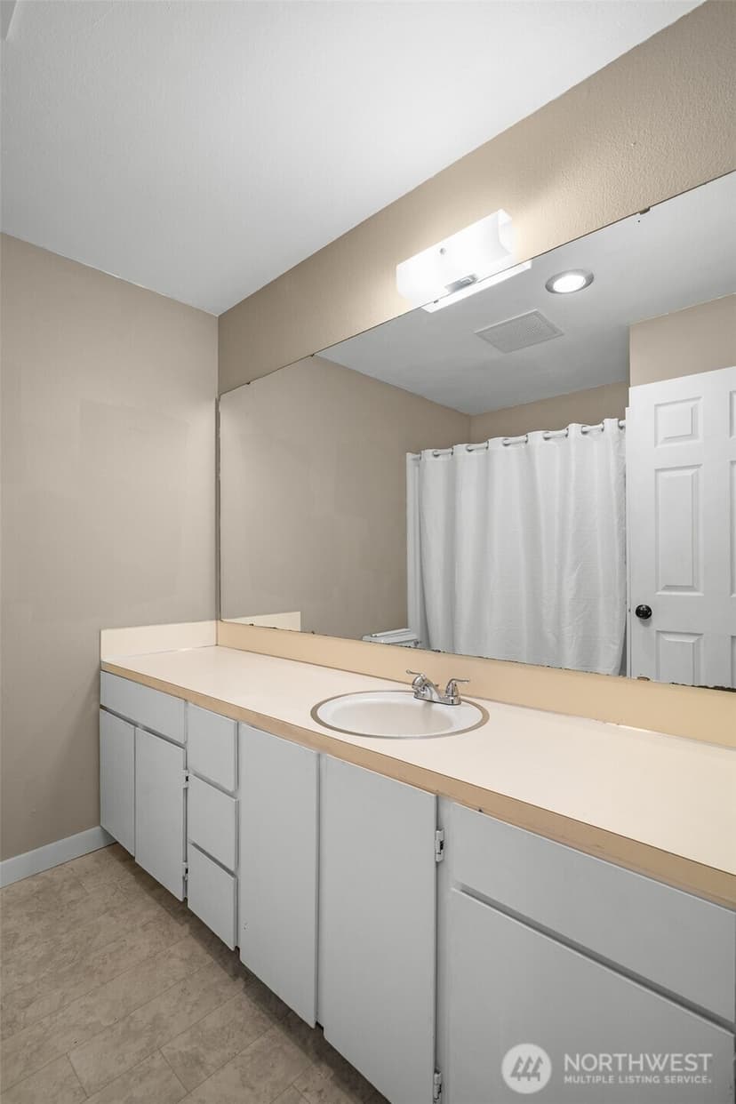 Property photo for 10459 Des Moines Memorial Dr S #303, Seattle photo 11
