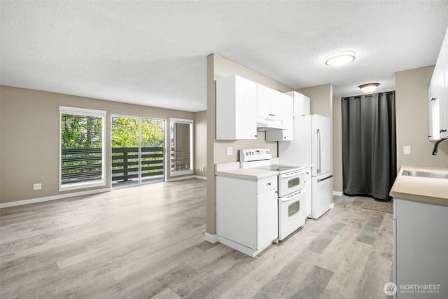 Property photo for 10459 Des Moines Memorial Dr S #303, Seattle photo 5
