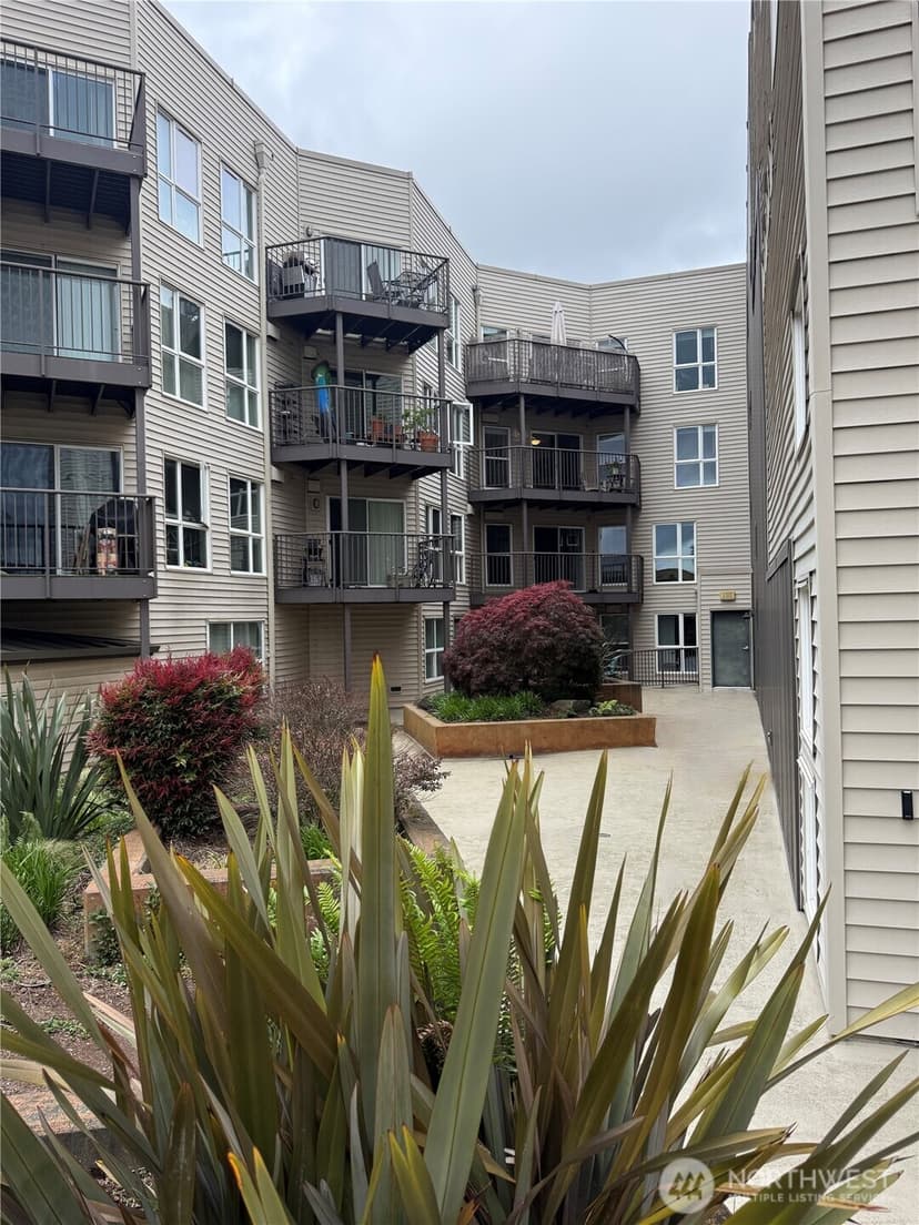 Property photo for 4020 Aurora Avenue N #304, Seattle photo 27