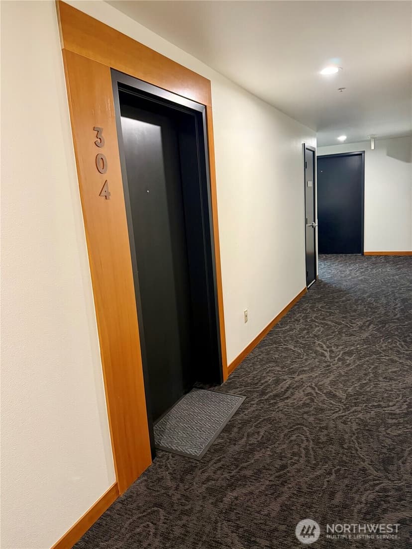 Property photo for 4020 Aurora Avenue N #304, Seattle photo 5
