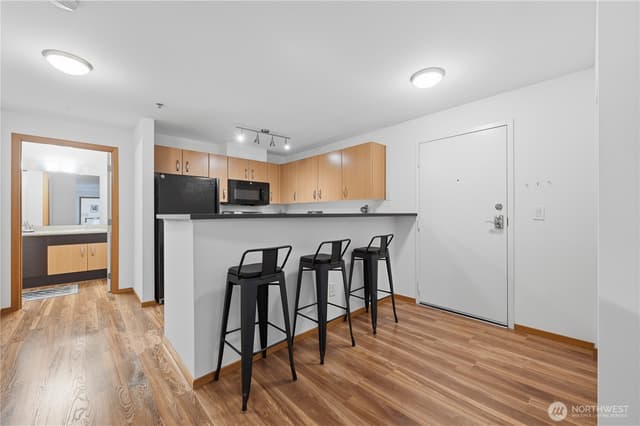 Property photo for 4020 Aurora Avenue N #304, Seattle photo 4