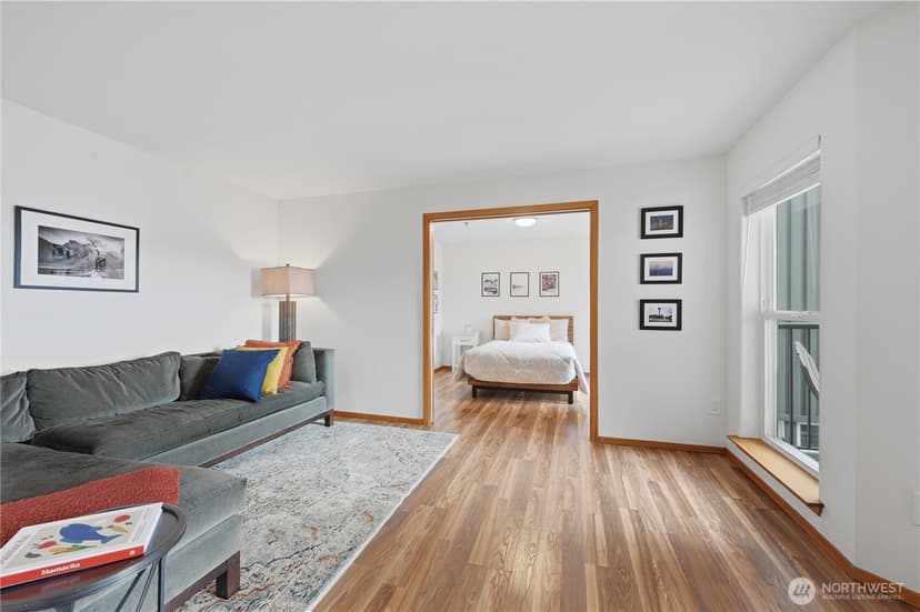 Property photo for 4020 Aurora Avenue N #304, Seattle photo 14
