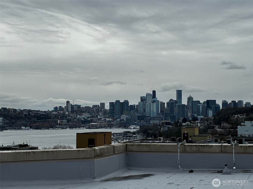 Property photo for 4020 Aurora Avenue N #304, Seattle photo 26