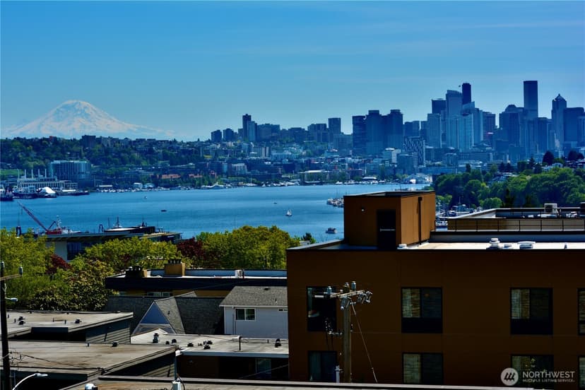 Property photo for 4020 Aurora Avenue N #304, Seattle photo 3