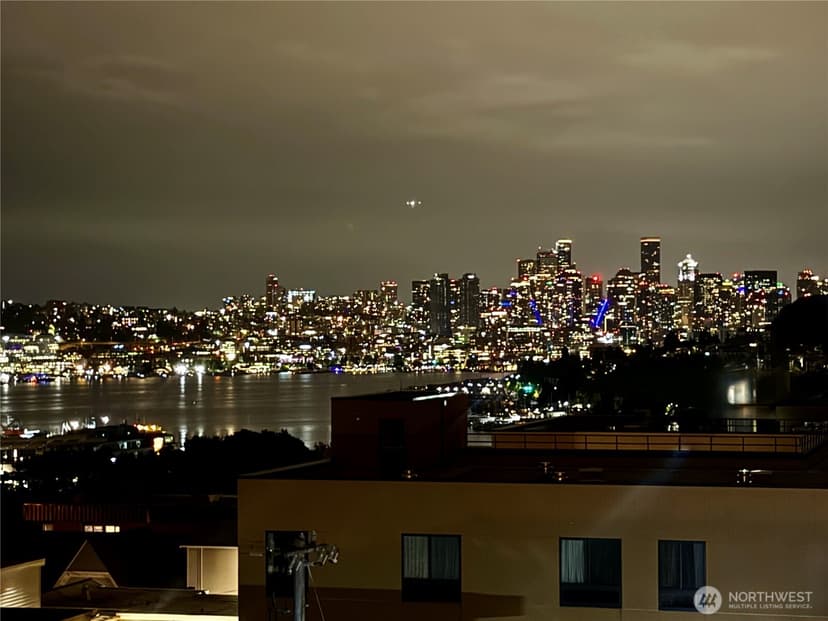 Property photo for 4020 Aurora Avenue N #304, Seattle photo 31
