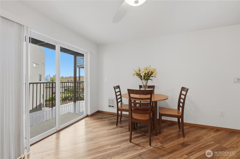 Property photo for 4020 Aurora Avenue N #304, Seattle photo 10