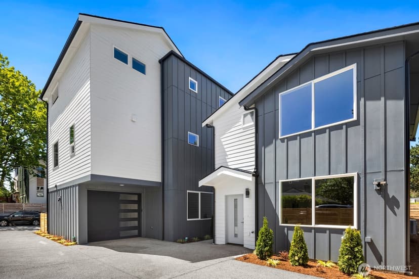 Property photo for 334 NE 90th Street, Seattle photo 2