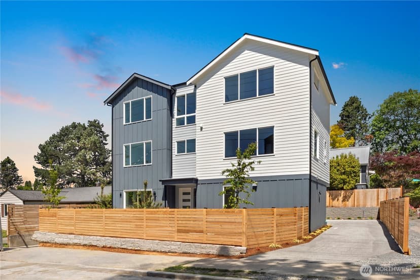Property photo for 334 NE 90th Street, Seattle