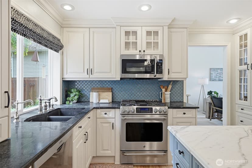 Property photo for 8128 NE 158th Place, Kenmore photo 12