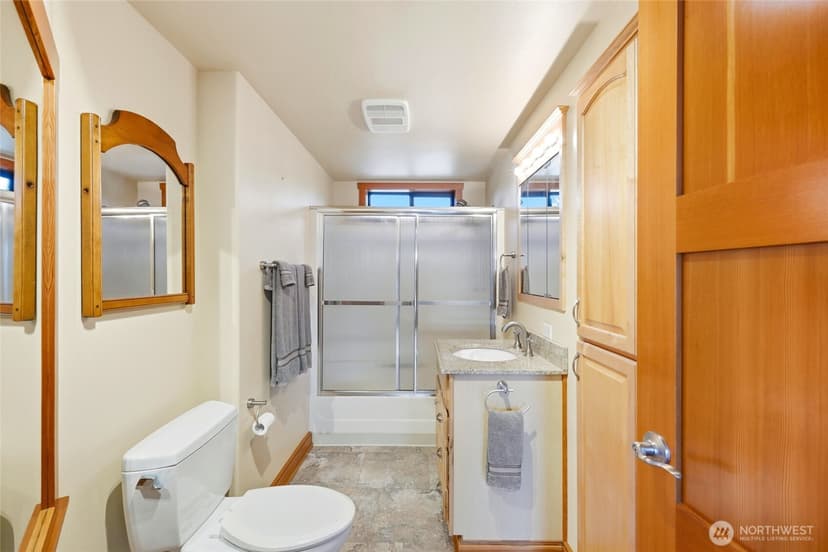 Property photo for 423 106th Place SW, Everett photo 17