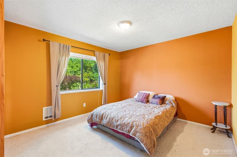 Property photo for 423 106th Place SW, Everett photo 18