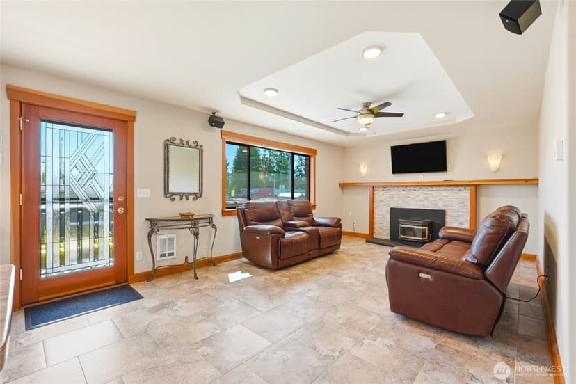 Property photo for 423 106th Place SW, Everett photo 9