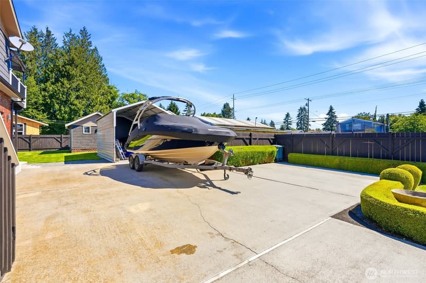 Property photo for 423 106th Place SW, Everett photo 30