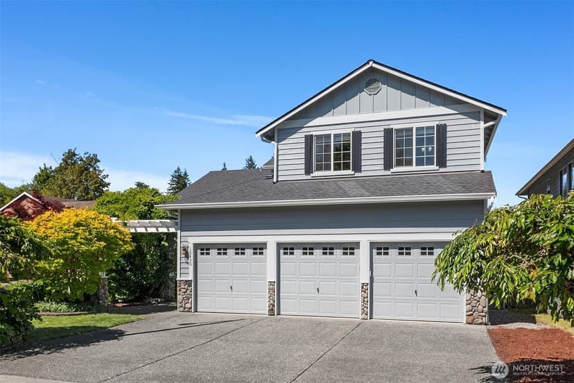Property photo for 18430 11th Drive SE, Bothell photo 2