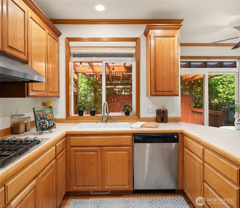Property photo for 18430 11th Drive SE, Bothell photo 16