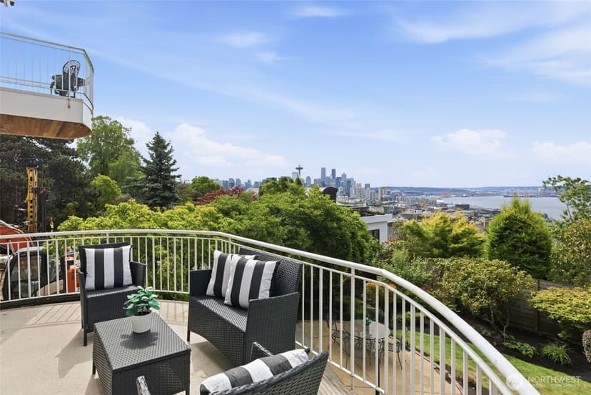 Property photo for 511 W Highland Drive, Seattle photo 8