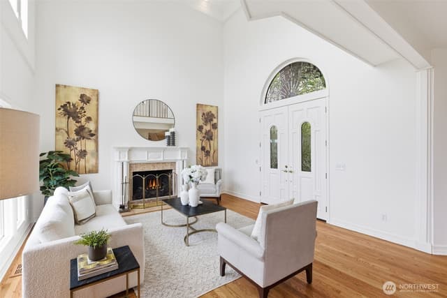 Property photo for 511 W Highland Drive, Seattle photo 4