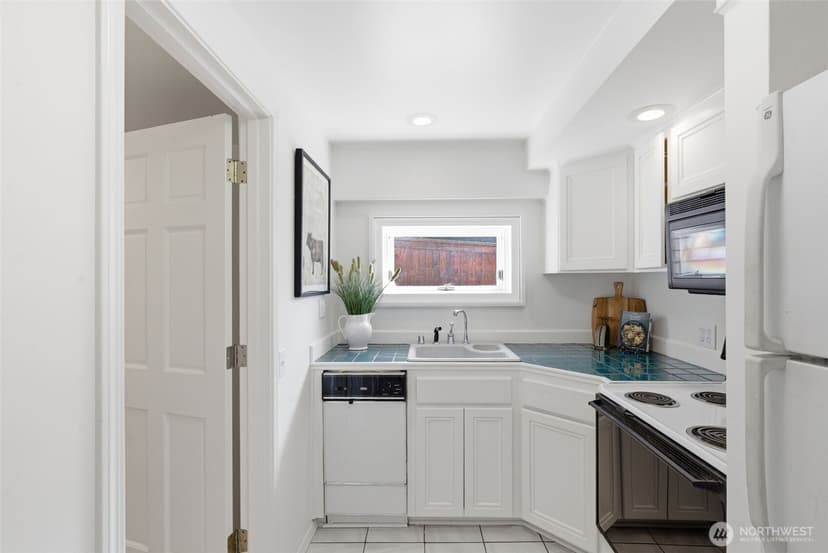 Property photo for 511 W Highland Drive, Seattle photo 33