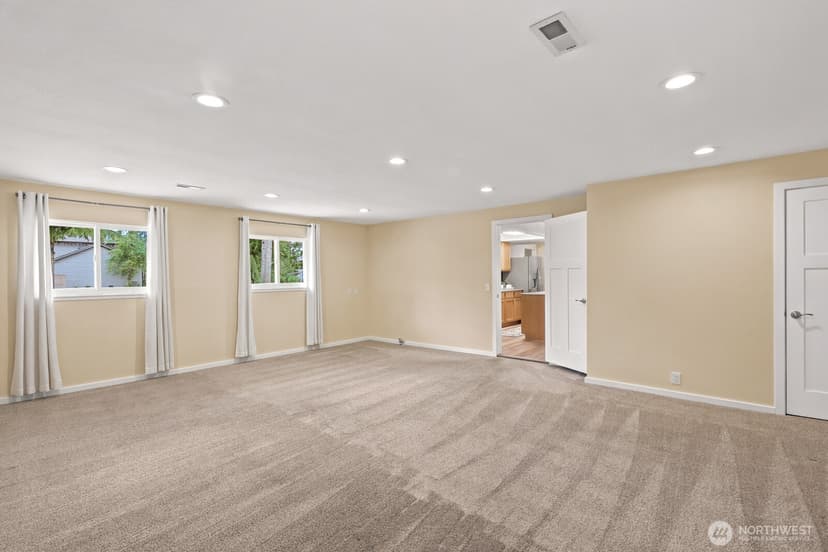 Property photo for 13019 29th Avenue SE, Everett photo 23
