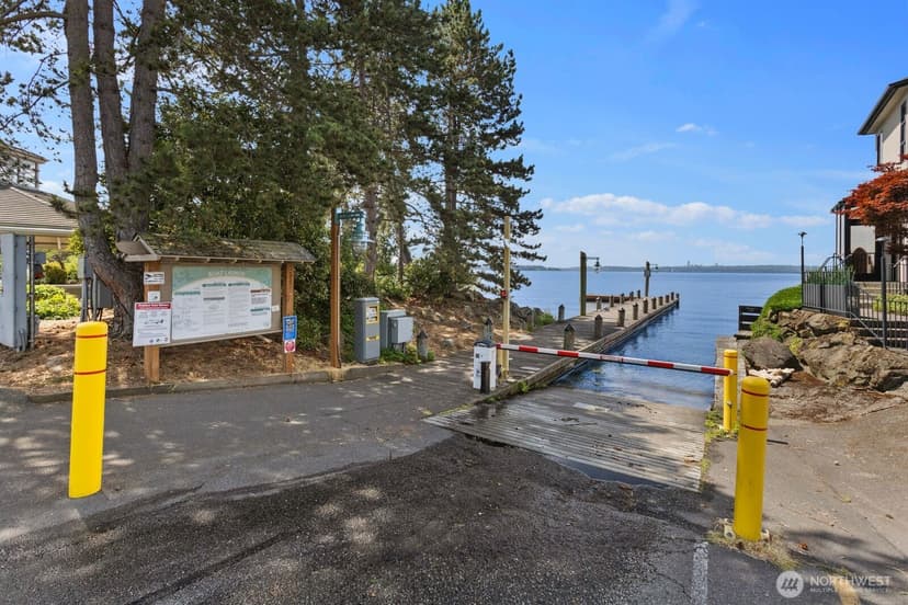 Property photo for 1610 8th Street W, Kirkland photo 33