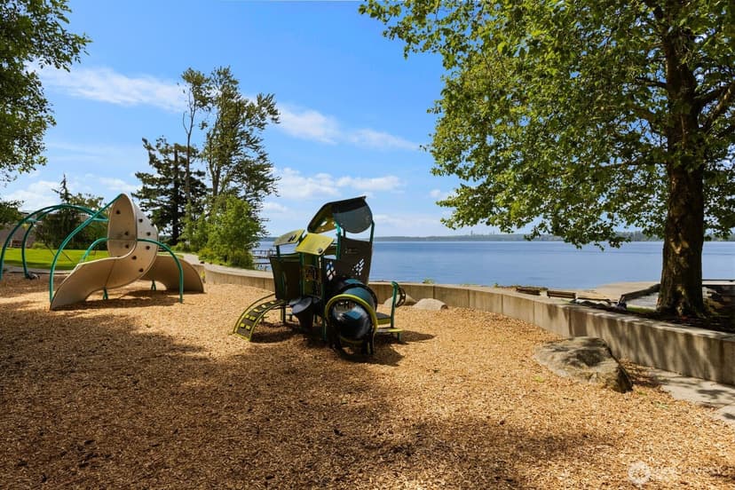 Property photo for 1610 8th Street W, Kirkland photo 31