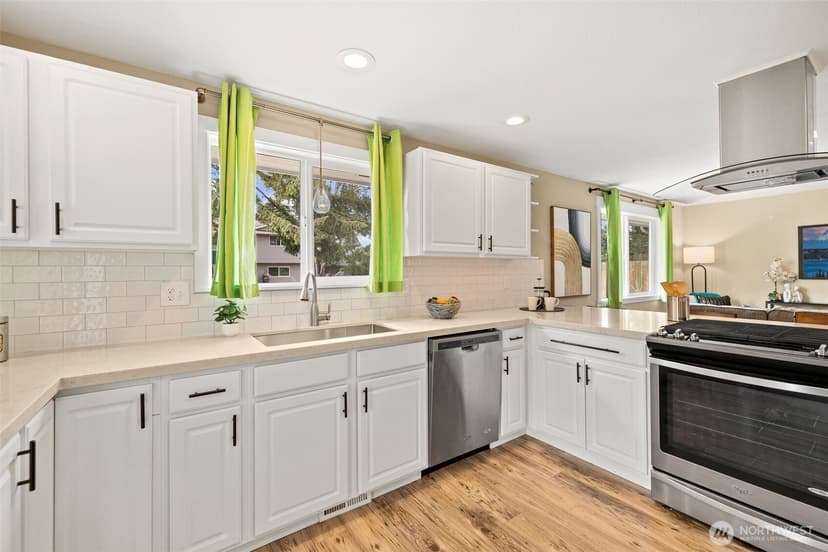Property photo for 1206 SW Myrtle Street, Seattle photo 6