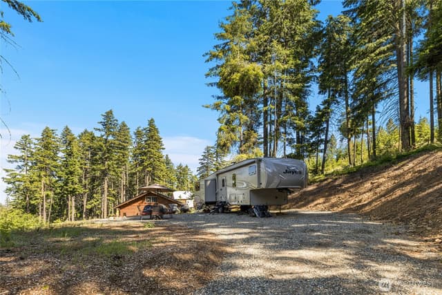 Property photo for 180 Horse Heaven Road, Cle Elum photo 2